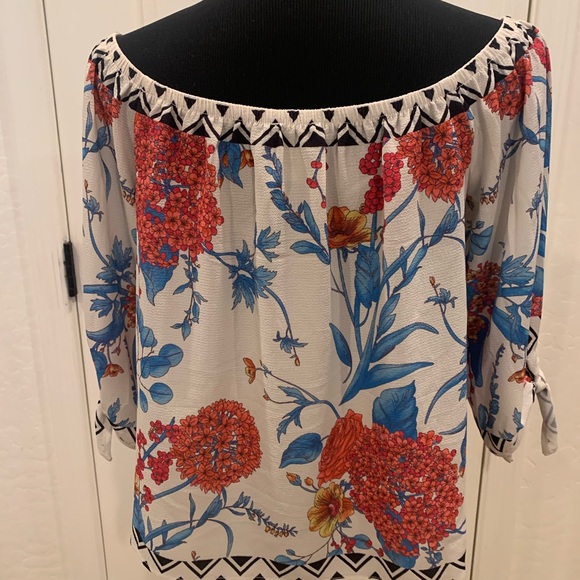 Flying Tomato floral blouse Size Medium - Picture 4 of 9